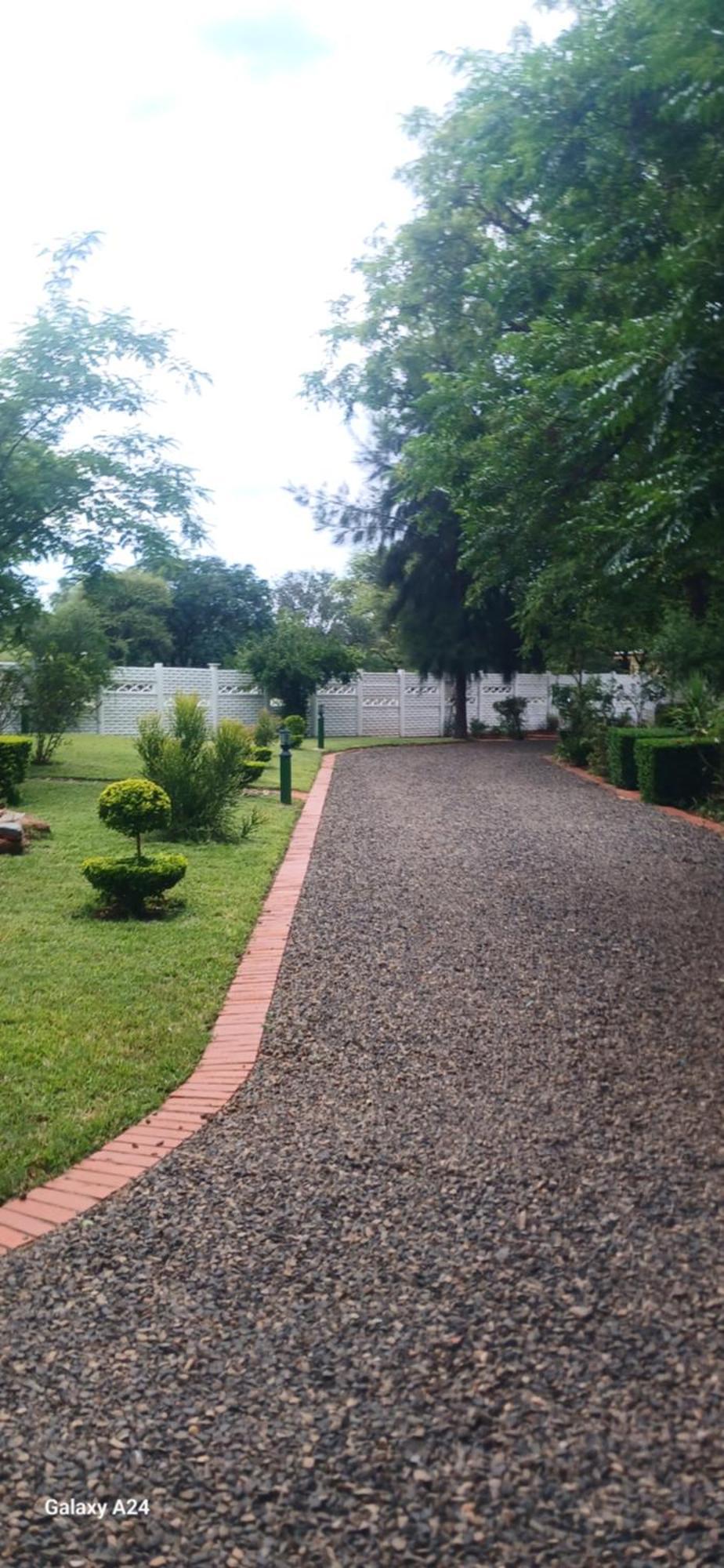 Driftwood Boutique Bed And Breakfast Lobatse Eksteriør billede